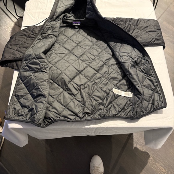 Patagonia Men's Black Hooded Puffer Jacket - Picture 15 of 16